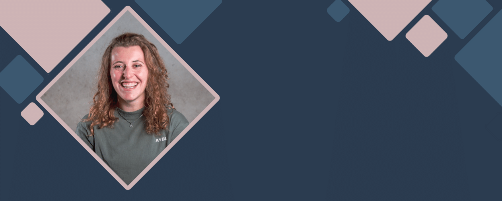 je ziet een banner aan blokken in de huisstijl van boost your brand online met foto